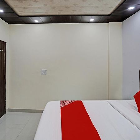 Oyo Flagship Evergreen Tower Hotel กาเซียบัด ภายนอก รูปภาพ