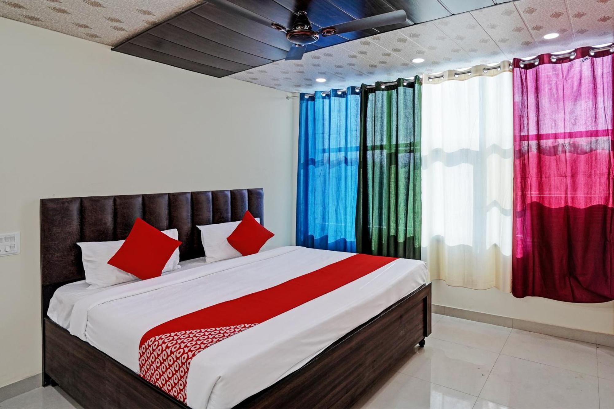 Oyo Flagship Evergreen Tower Hotel กาเซียบัด ภายนอก รูปภาพ