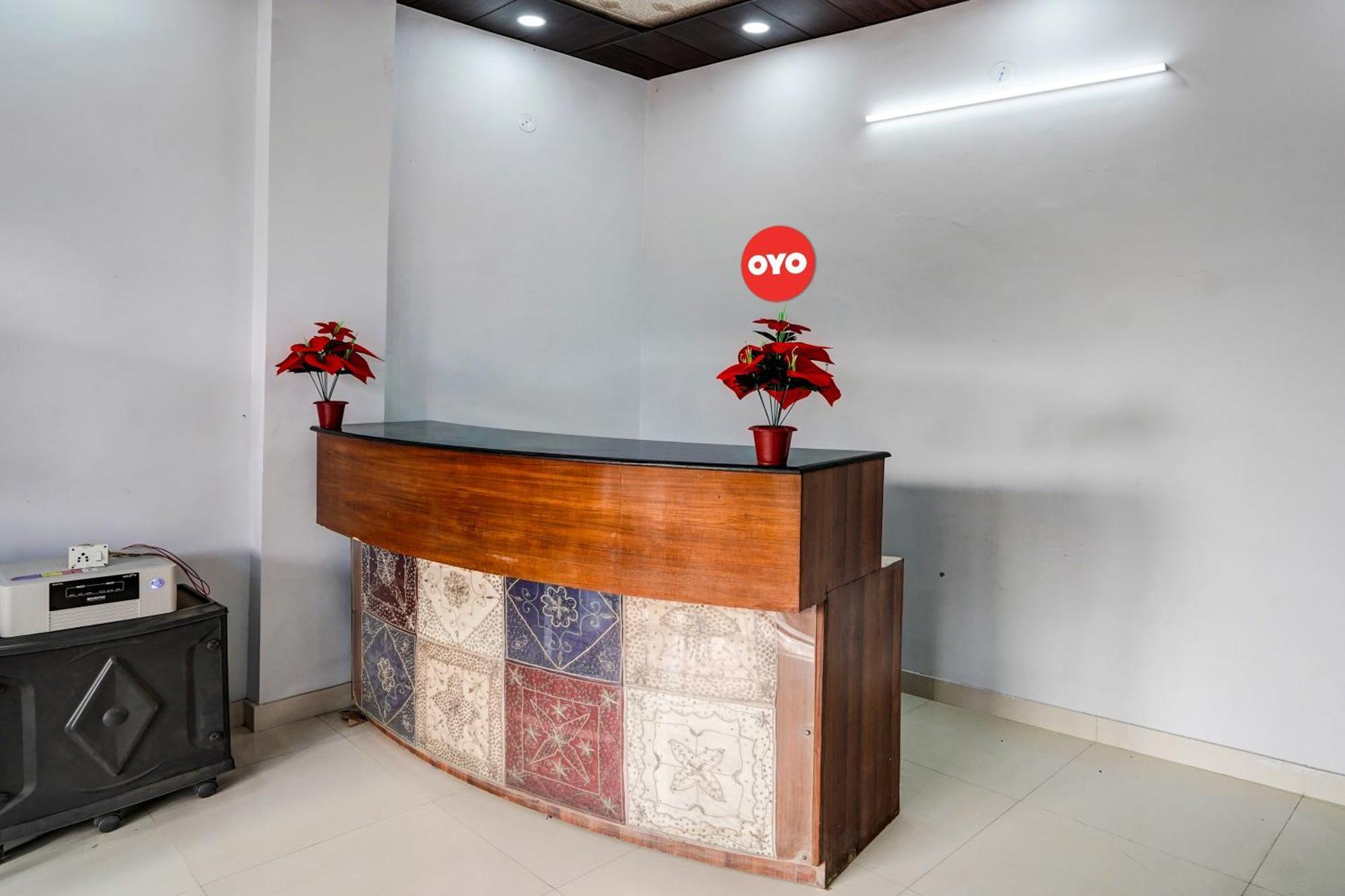 Oyo Flagship Evergreen Tower Hotel กาเซียบัด ภายนอก รูปภาพ
