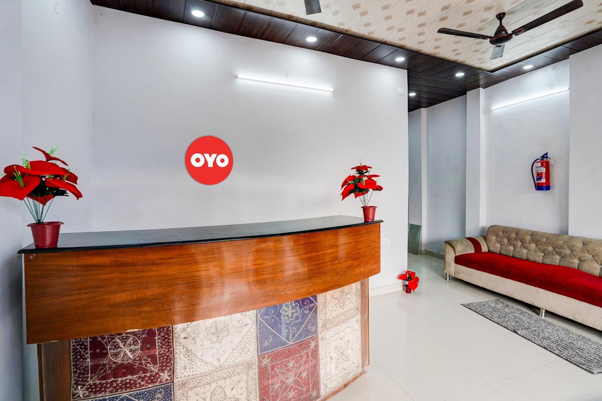 Oyo Flagship Evergreen Tower Hotel กาเซียบัด ภายนอก รูปภาพ